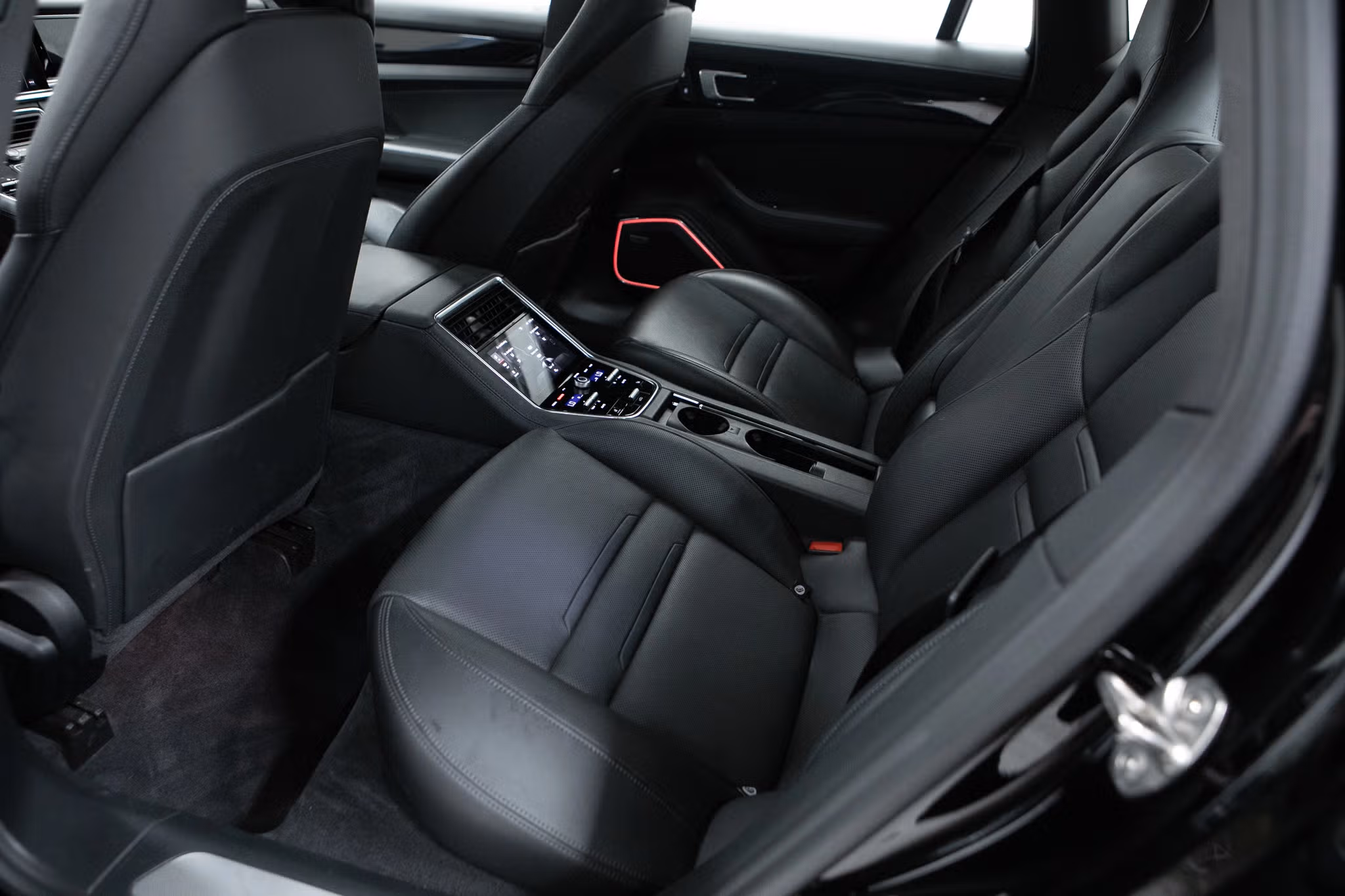 2022 Porsche Panamera 4S photo 4