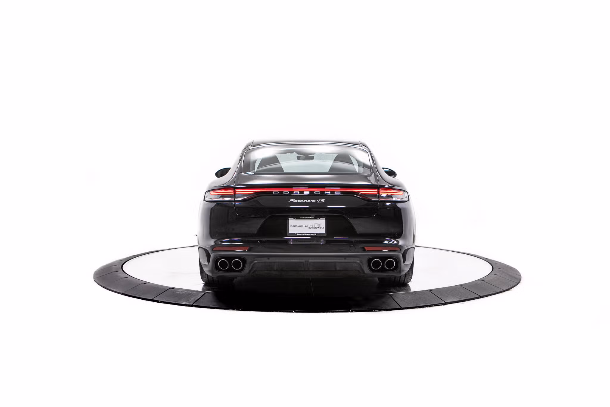 2022 Porsche Panamera 4S photo 2